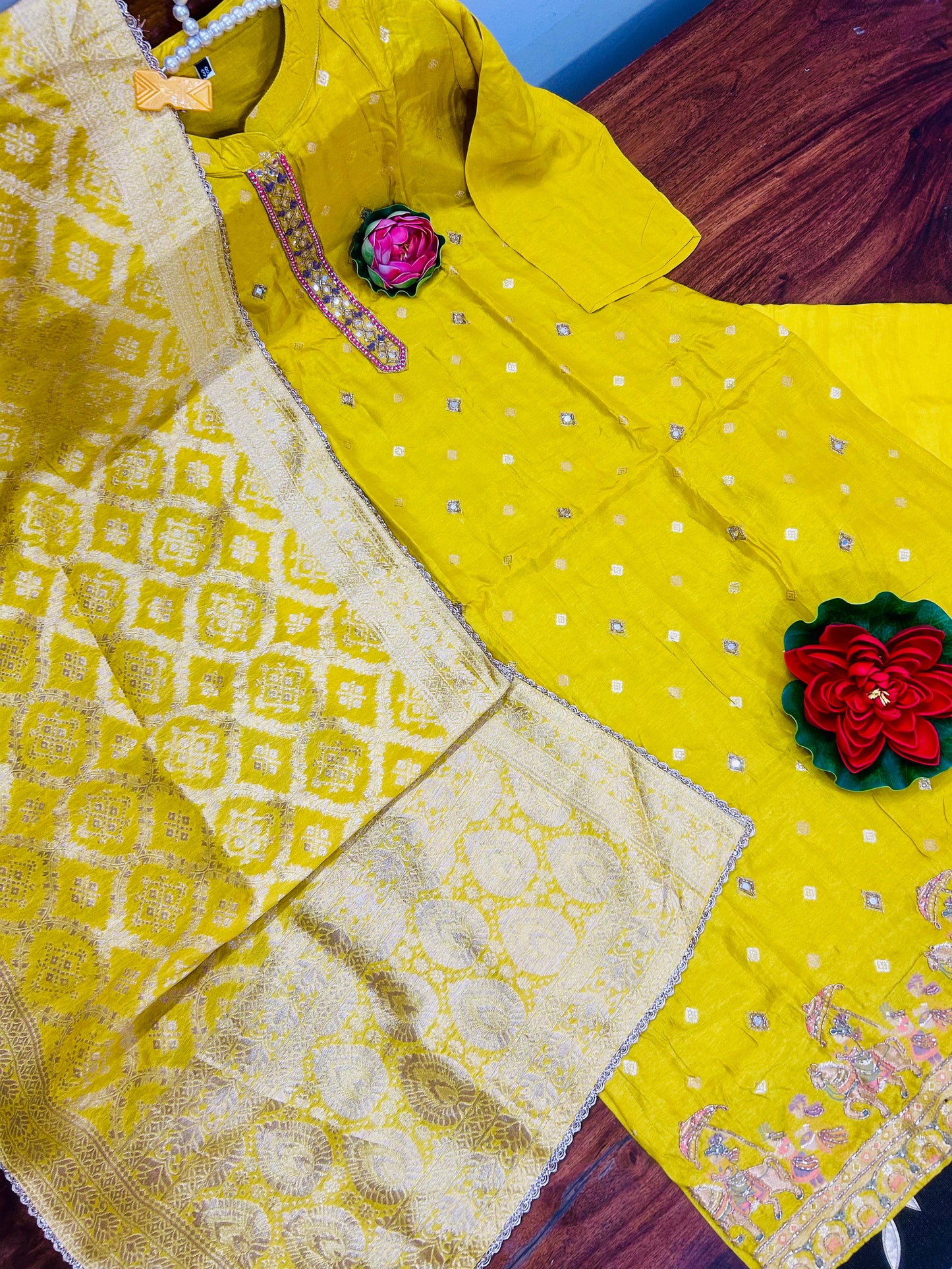 Doli Karvaan with Banarasi Dupatta Suit Set