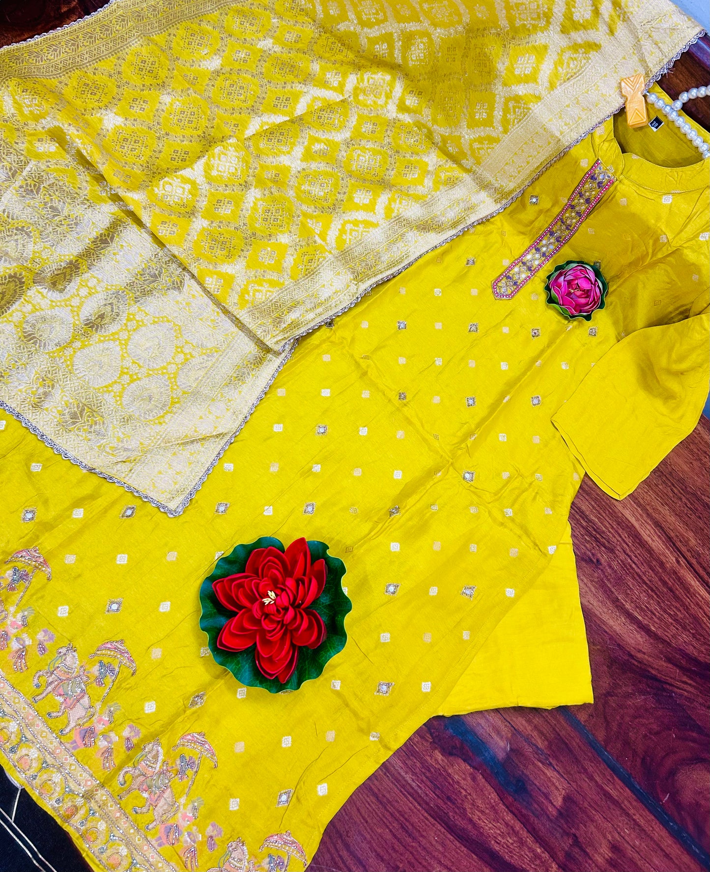 Doli Karvaan with Banarasi Dupatta Suit Set