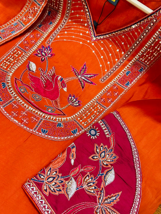 Manasvi- Sitar and Swan Suit Set